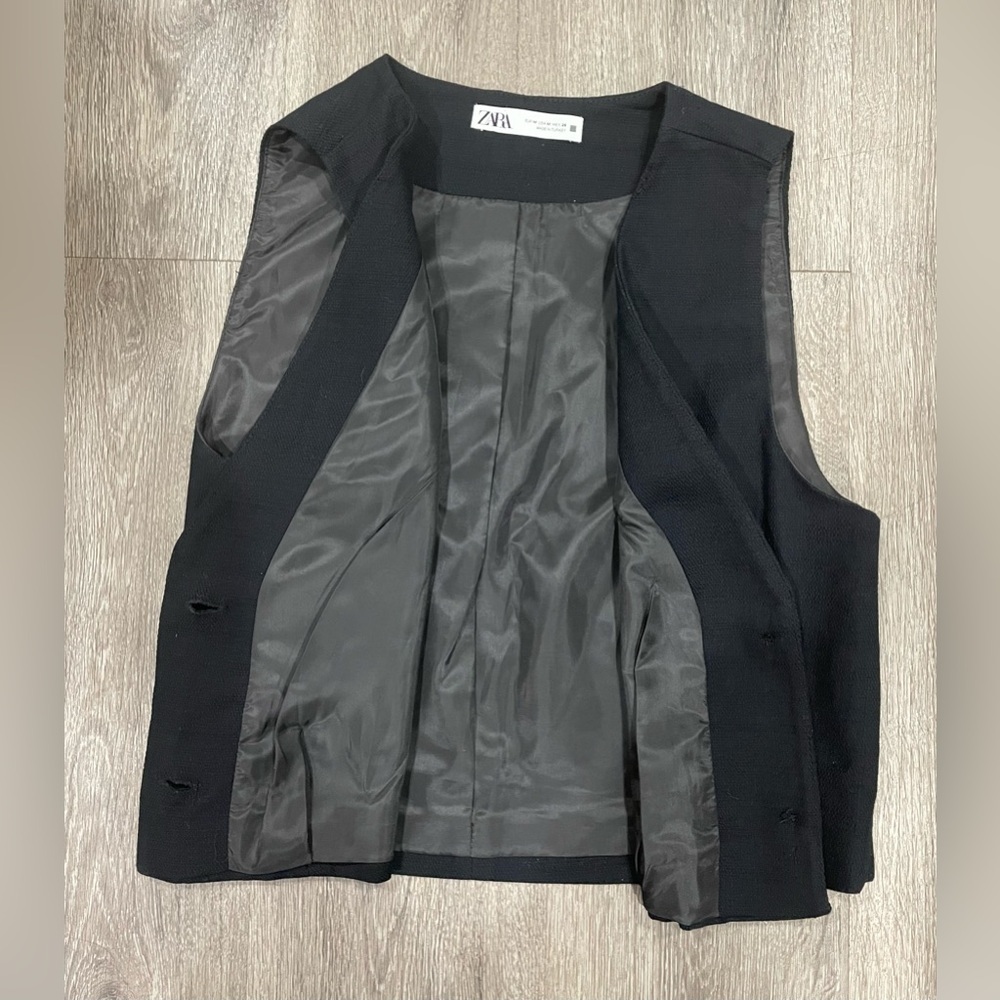 Zara Midnight Black Sleeveless Vest - Picture 5 of 7
